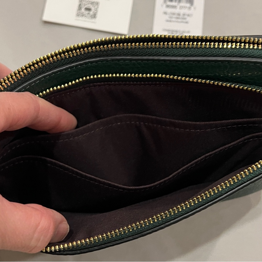 NWT Coach Double Zip Wallet Wristlet in Dark Pine Green - Picture 4 of 6